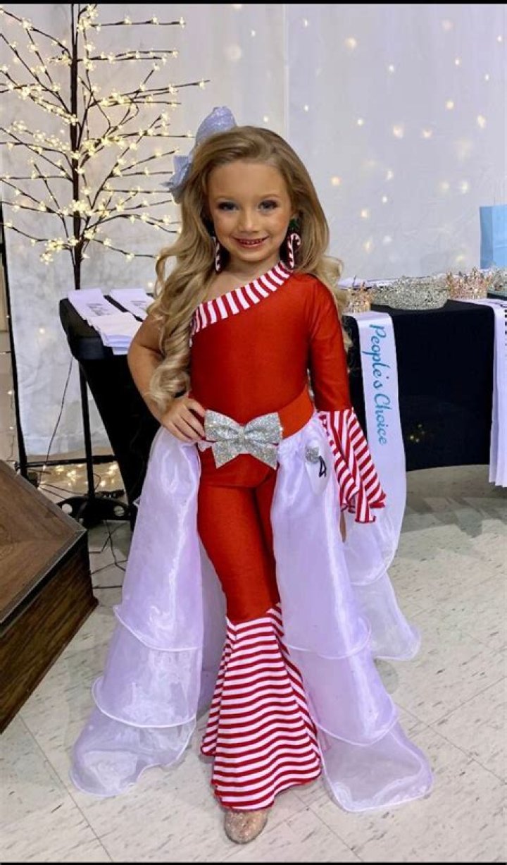 A Journey In Style: Find Your Perfect Christmas Pageant Dress