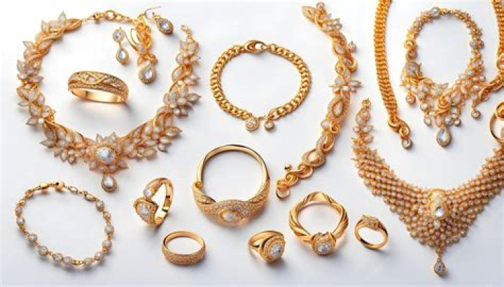 Discover Lisa's Stunning Collection Of Gold And Diamond Jewelry