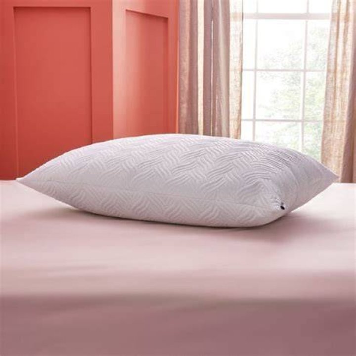Discover The Ultimate Pillow Comfort: Feather Or Foam For A Perfect Night's Sleep