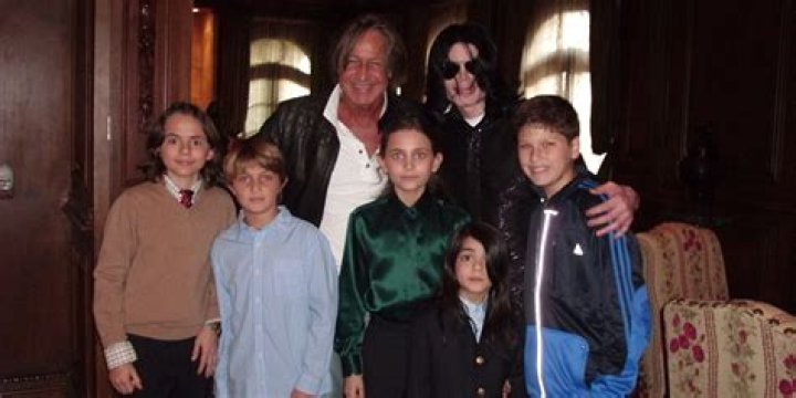 Does Paula Abdul Have Children? The Truth Revealed