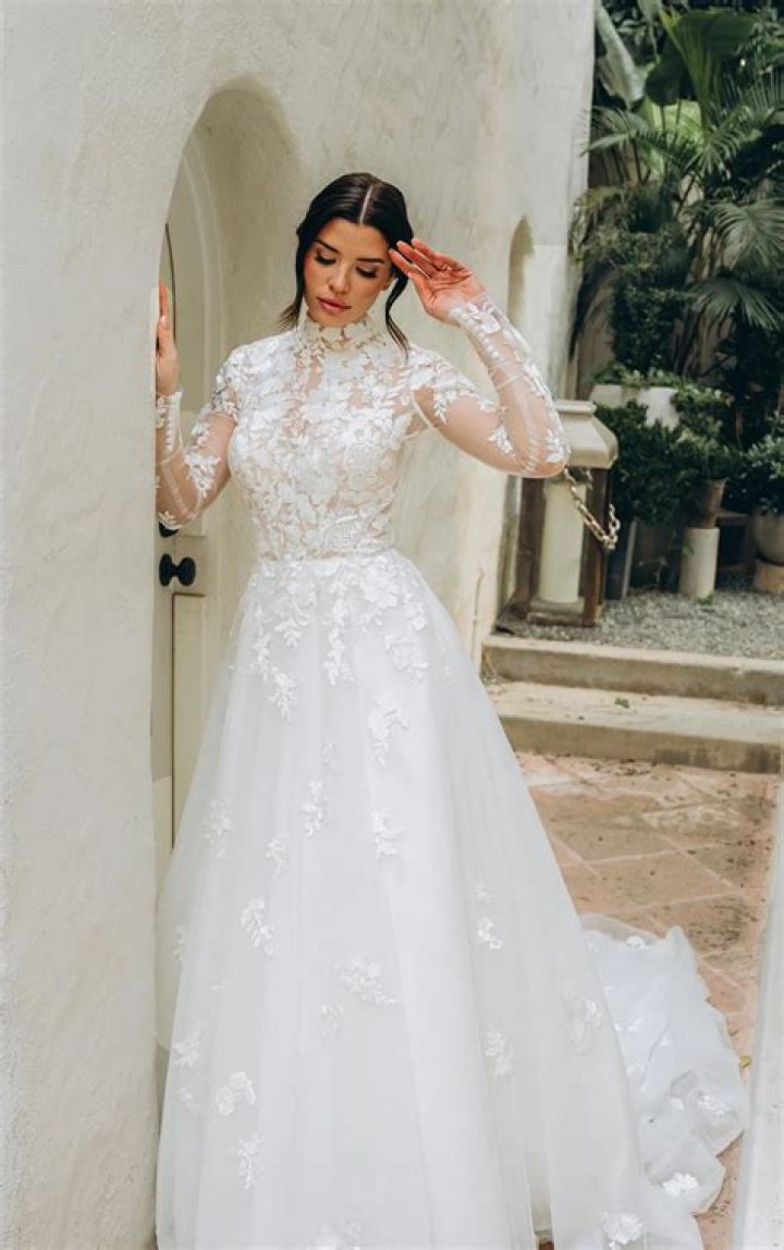 Find Your Dream Dress: Exquisite Priscilla White Dresses