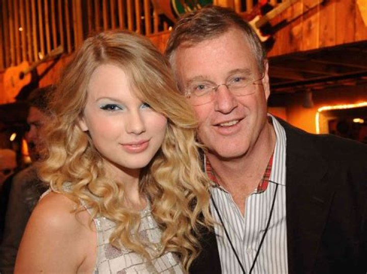 Is Taylor Swift's Parents Relationship Rekindling?