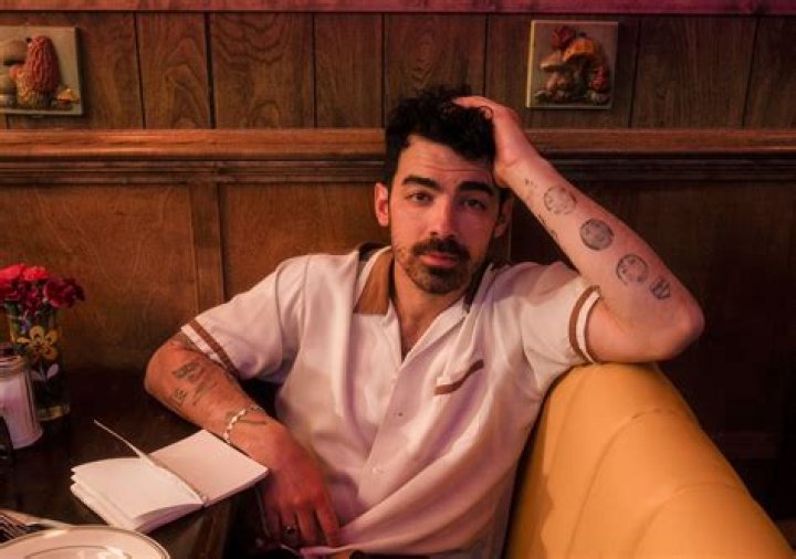 Joe Jonas' Unforgettable Hairstyle: A Guide To His Iconic Styles