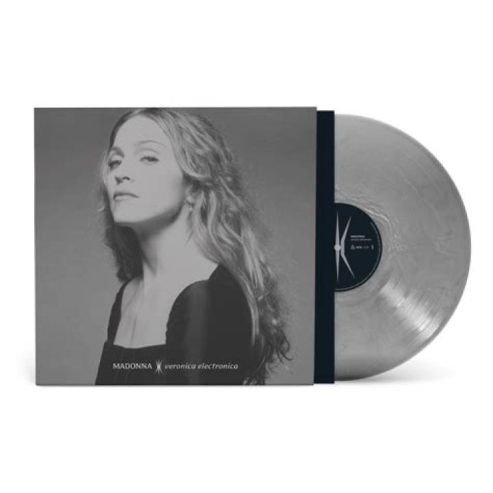 Kate Hudson: Exploring Her Vinyl Collection