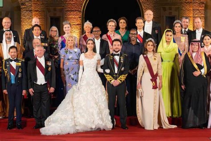Spectacular Princess Rajwa's Reception Dress: Elegance And Glamour