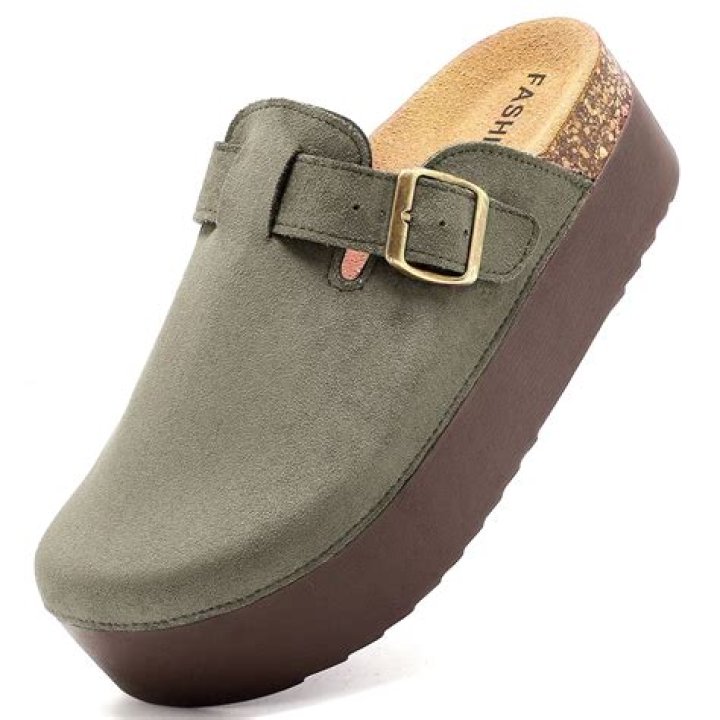 Stylish Comfort: Closed Clogs Designed For Women