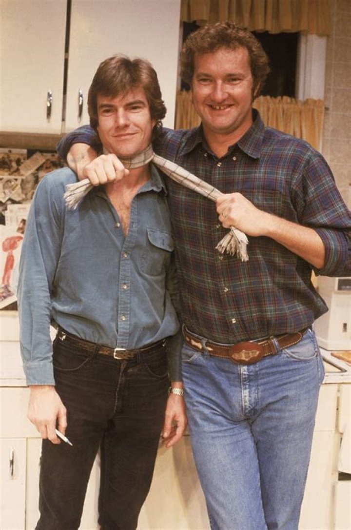 Uncover The Surprising Connection Between Hollywood Brothers Dennis And Randy Quaid