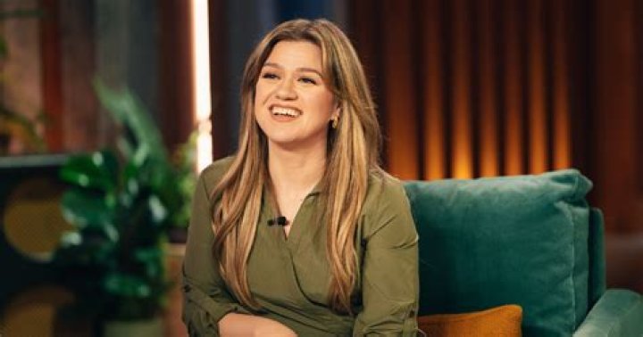 Unveiling Kelly Clarkson's Unforgettable Emotional Performance